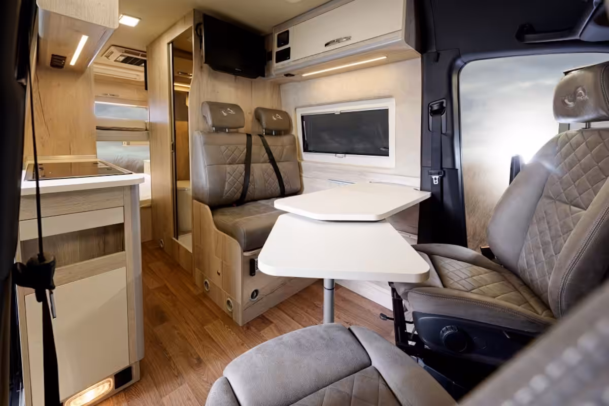 Mega Mobil Reaktiv Interior
