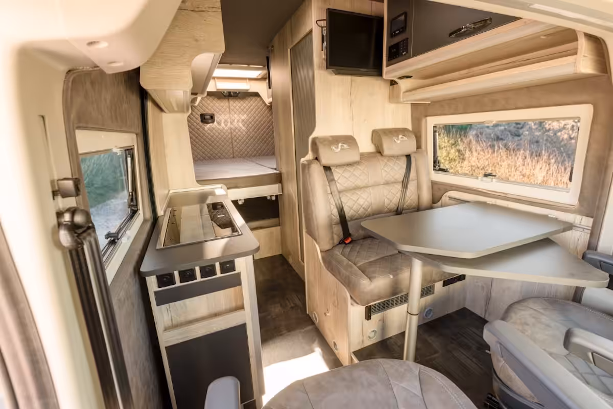 Mega Mobil Revolution Interior
